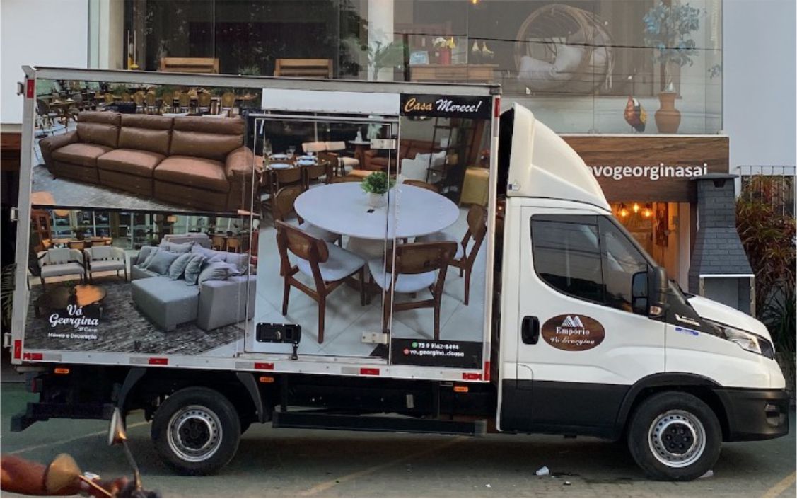 Caminhão Baú Vó Georgina 